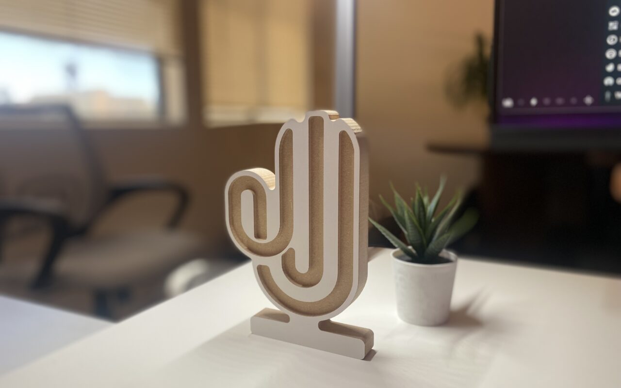 Zane and Noora - Allah Desk Stand